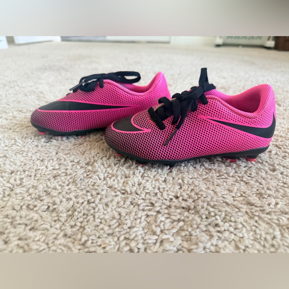 Nike Kids Sneakers in Pink and Black - Picture 3 of 6